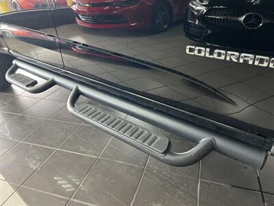 2017 Chevrolet Colorado Work Truck CREW CAB   - Photo 33 - Hamilton, OH 45015