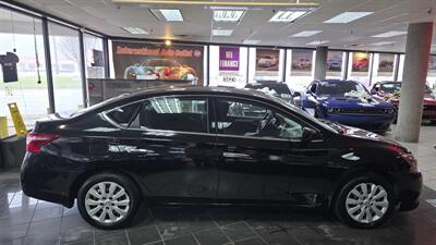2015 Nissan Sentra S 4DR SEDAN - Photo 5 - Hamilton, OH 45015