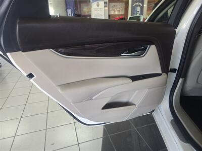 2014 Cadillac XTS Luxury Collection 4DR SEDAN AWD - Photo 10 - Hamilton, OH 45015