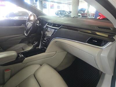 2014 Cadillac XTS Luxury Collection 4DR SEDAN AWD - Photo 13 - Hamilton, OH 45015