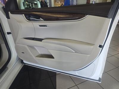 2014 Cadillac XTS Luxury Collection 4DR SEDAN AWD - Photo 12 - Hamilton, OH 45015