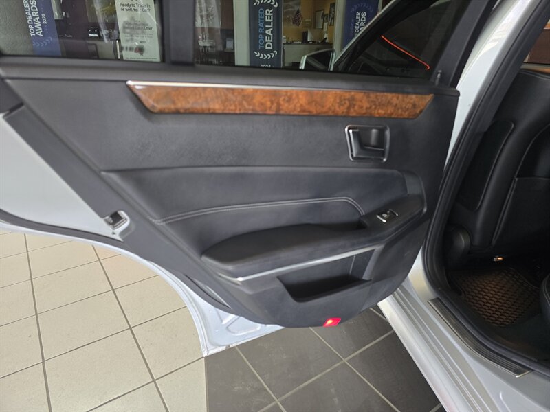 2014 Mercedes-Benz E 350 Sport 4MATIC 4DR SEDAN AWD - Photo 12 - Hamilton, OH 45015