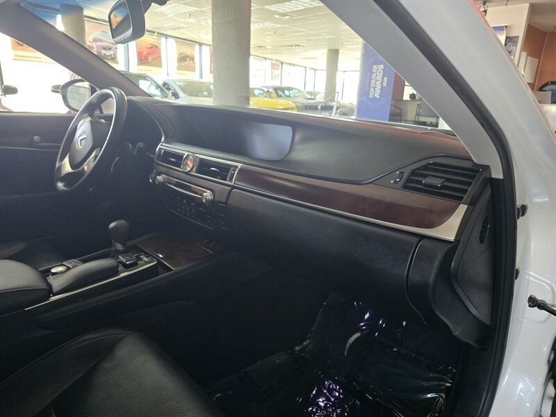2015 Lexus GS Base 4DR SEDAN - Photo 12 - Hamilton, OH 45015