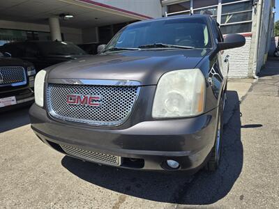 2011 GMC Yukon Denali 4DR SUV AWD   - Photo 2 - Hamilton, OH 45015