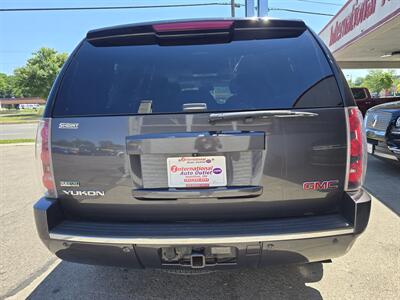 2011 GMC Yukon Denali 4DR SUV AWD   - Photo 6 - Hamilton, OH 45015