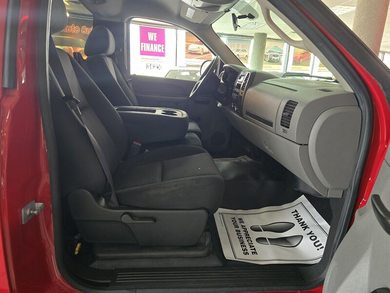 2013 Chevrolet Silverado 1500 Work Truck 2DR REGULAR CAB - Photo 12 - Hamilton, OH 45015