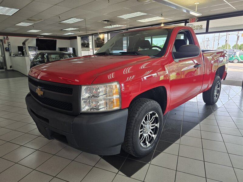 2013 Chevrolet Silverado 1500 Work Truck 2DR REGULAR CAB   - Photo 1 - Hamilton, OH 45015