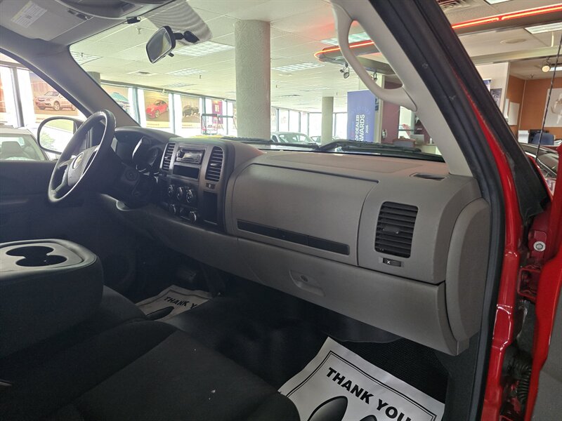 2013 Chevrolet Silverado 1500 Work Truck 2DR REGULAR CAB - Photo 11 - Hamilton, OH 45015