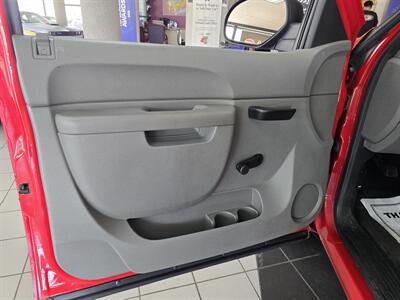 2013 Chevrolet Silverado 1500 Work Truck 2DR REGULAR CAB - Photo 7 - Hamilton, OH 45015