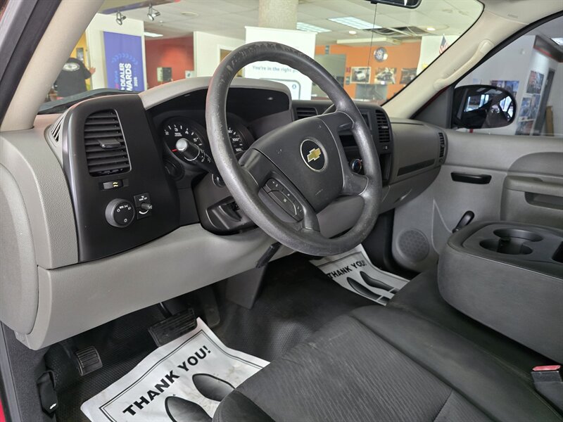 2013 Chevrolet Silverado 1500 Work Truck 2DR REGULAR CAB - Photo 8 - Hamilton, OH 45015