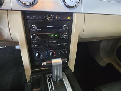 2009 Ford Mustang GT Deluxe 2DR CONVERTIBLE   - Photo 23 - Hamilton, OH 45015