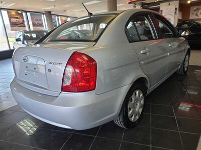 2009 Hyundai Accent GLS 4DR SEDAN   - Photo 5 - Hamilton, OH 45015