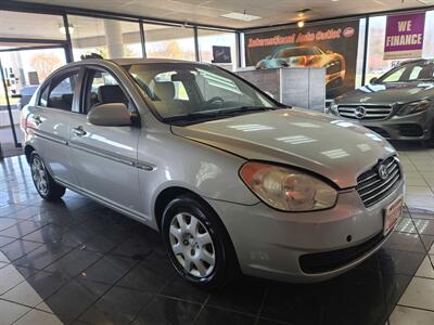 2009 Hyundai Accent GLS 4DR SEDAN   - Photo 4 - Hamilton, OH 45015