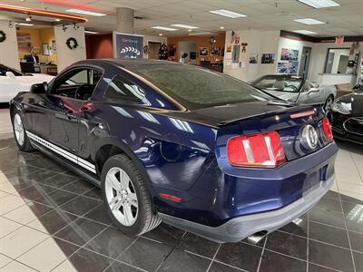 2011 Ford Mustang V6 Premium 2DR COUPE   - Photo 9 - Hamilton, OH 45015