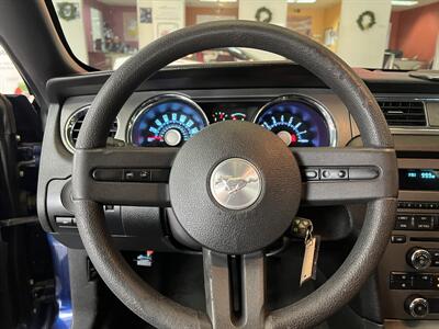 2011 Ford Mustang V6 Premium 2DR COUPE   - Photo 14 - Hamilton, OH 45015