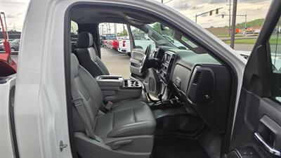2015 Chevrolet Silverado 2500 Work Truck 2DR REGULAR CAB 4X4   - Photo 20 - Hamilton, OH 45015