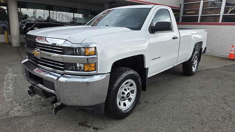 2015 Chevrolet Silverado 2500 Work Truck 2DR REGULAR CAB 4X4   - Photo 1 - Hamilton, OH 45015