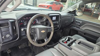 2015 Chevrolet Silverado 2500 Work Truck 2DR REGULAR CAB 4X4   - Photo 11 - Hamilton, OH 45015