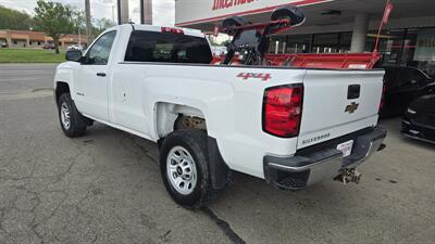 2015 Chevrolet Silverado 2500 Work Truck 2DR REGULAR CAB 4X4   - Photo 8 - Hamilton, OH 45015