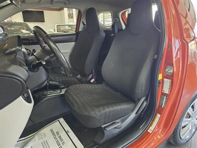 2012 Scion iQ Base 2DR HATCHBACK   - Photo 9 - Hamilton, OH 45015