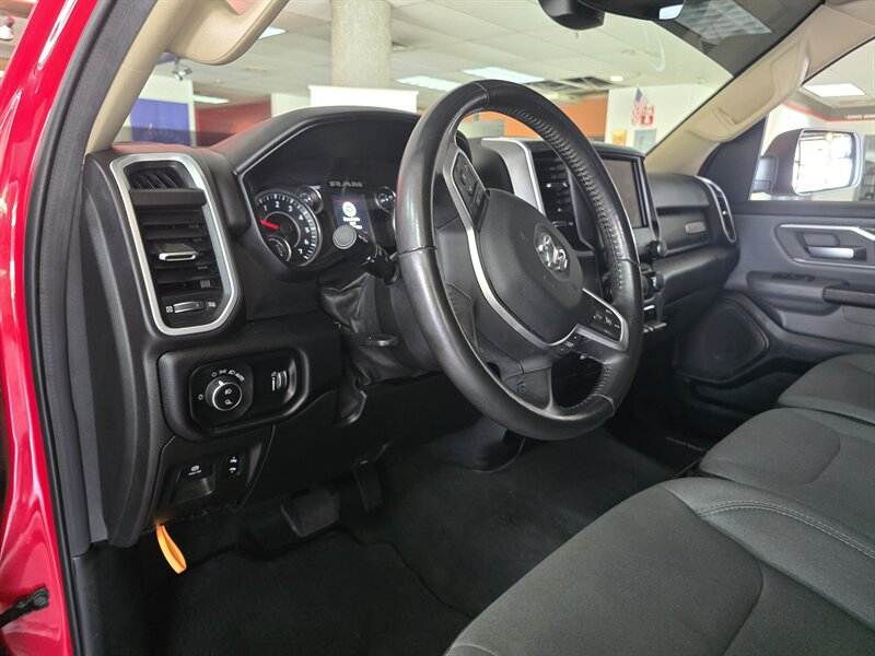 2020 RAM 1500 Big Horn/CREW CAB/HEMI/4X4 - Photo 10 - Hamilton, OH 45015