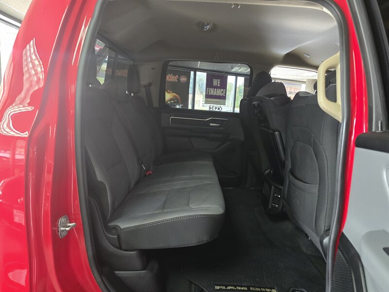 2020 RAM 1500 Big Horn/CREW CAB/HEMI/4X4 - Photo 18 - Hamilton, OH 45015