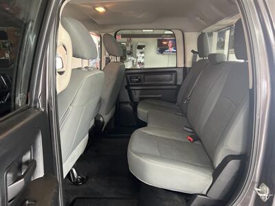 2015 RAM 1500 TRADESMAN 4DR CREW CAB 4X4/DIESEL   - Photo 18 - Hamilton, OH 45015