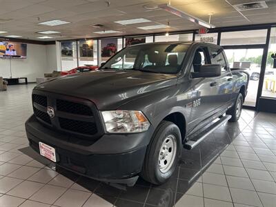 2015 RAM 1500 TRADESMAN 4DR CREW CAB 4X4/DIESEL   - Photo 1 - Hamilton, OH 45015