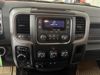 2015 RAM 1500 TRADESMAN 4DR CREW CAB 4X4/DIESEL   - Photo 14 - Hamilton, OH 45015