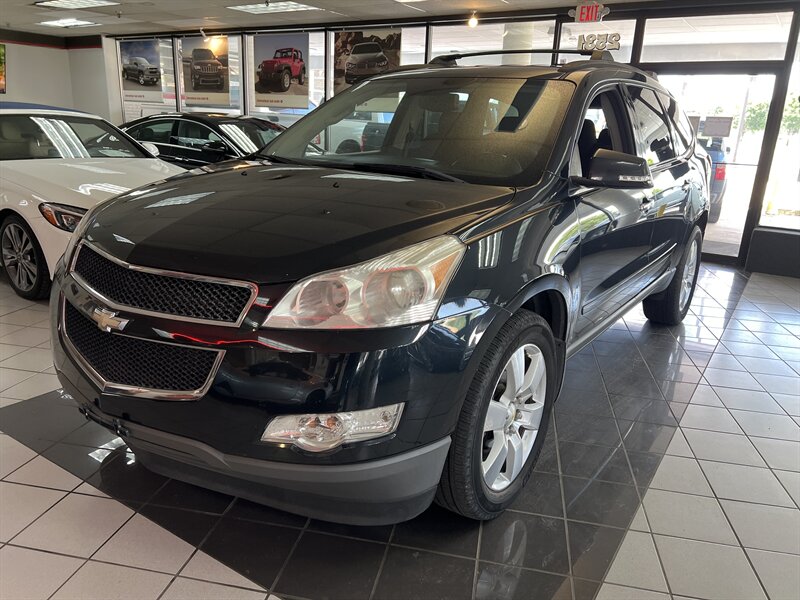 2012 Chevrolet Traverse LT - Photo 1 - Hamilton, OH 45015