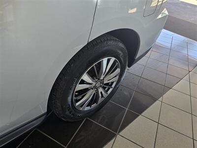 2019 Nissan Pathfinder SV 4DR SUV AWD   - Photo 38 - Hamilton, OH 45015