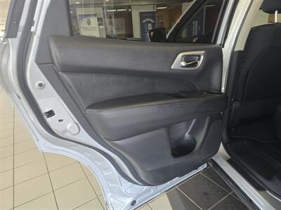 2019 Nissan Pathfinder SV 4DR SUV AWD   - Photo 10 - Hamilton, OH 45015