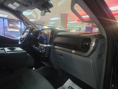 2025 Ford F-150 XLT SUPER CREW 4X4   - Photo 13 - Hamilton, OH 45015