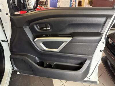2017 Nissan Titan SV - Photo 24 - Hamilton, OH 45015