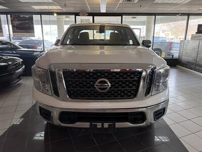 2017 Nissan Titan SV - Photo 3 - Hamilton, OH 45015