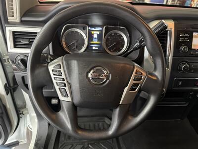 2017 Nissan Titan SV - Photo 14 - Hamilton, OH 45015