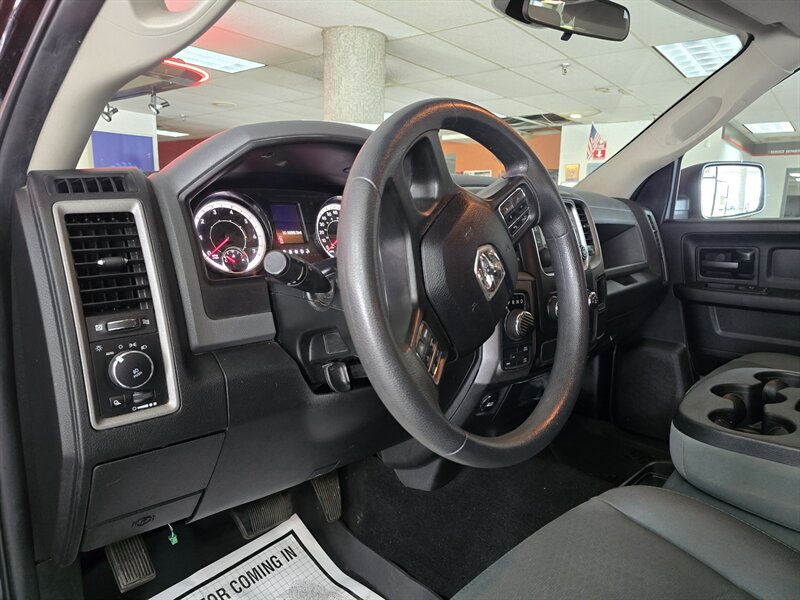 2018 RAM 1500 Express-CREW CAB-4X4-HEMI - Photo 9 - Hamilton, OH 45015
