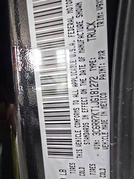 2018 RAM 1500 Express-CREW CAB-4X4-HEMI - Photo 31 - Hamilton, OH 45015