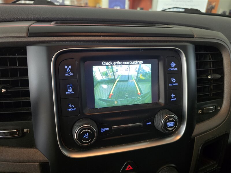 2018 RAM 1500 Express-CREW CAB-4X4-HEMI - Photo 23 - Hamilton, OH 45015