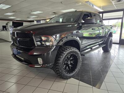 2018 RAM 1500 Express-CREW CAB-4X4-HEMI - Photo 2 - Hamilton, OH 45015