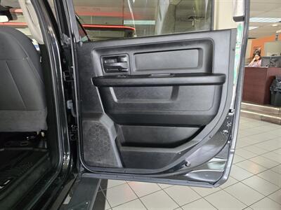 2018 RAM 1500 Express-CREW CAB-4X4-HEMI - Photo 16 - Hamilton, OH 45015