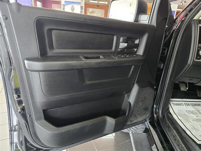 2018 RAM 1500 Express-CREW CAB-4X4-HEMI - Photo 8 - Hamilton, OH 45015