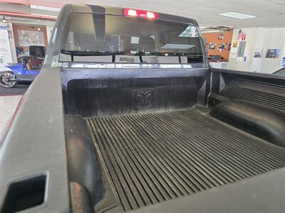 2018 RAM 1500 Express-CREW CAB-4X4-HEMI - Photo 30 - Hamilton, OH 45015