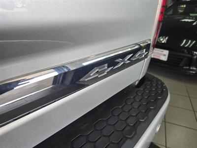 2017 RAM 1500 Laramie Limited   - Photo 33 - Hamilton, OH 45015