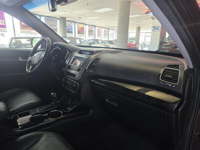 2015 Kia Sorento EX 4DR SUV AWD   - Photo 12 - Hamilton, OH 45015