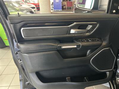 2019 RAM 1500 Laramie   - Photo 19 - Hamilton, OH 45015