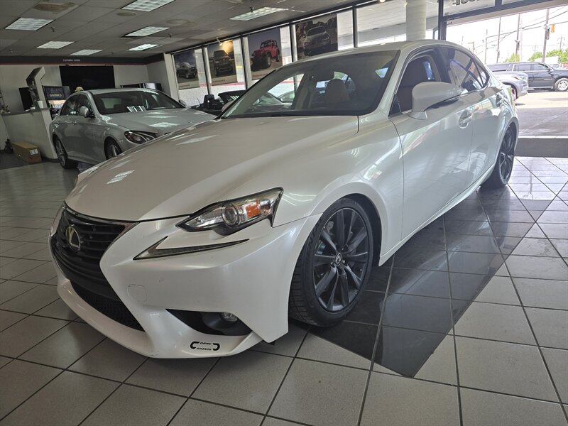2016 Lexus IS 200t   - Photo 1 - Hamilton, OH 45015
