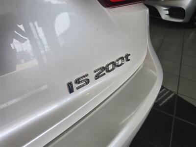 2016 Lexus IS 200t   - Photo 27 - Hamilton, OH 45015