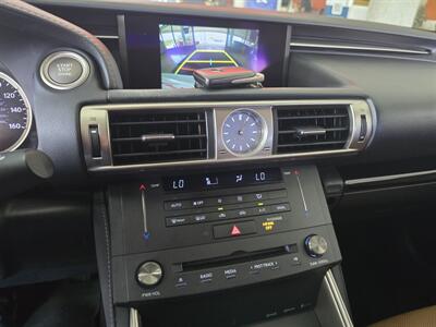 2016 Lexus IS 200t   - Photo 20 - Hamilton, OH 45015