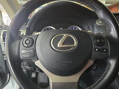 2016 Lexus IS 200t   - Photo 25 - Hamilton, OH 45015